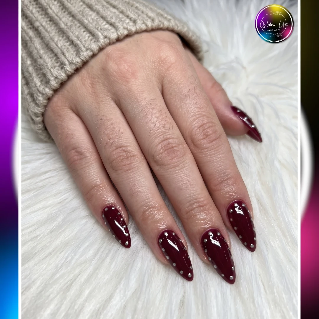 Trending nails art